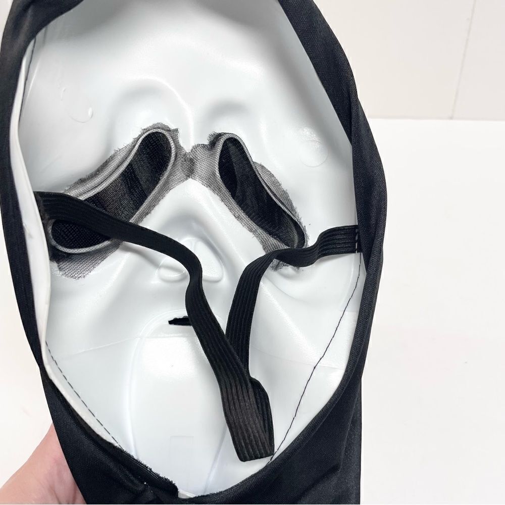 Easter Unlimited Fun World Ghostface Scream Mask - Picture 6 of 9